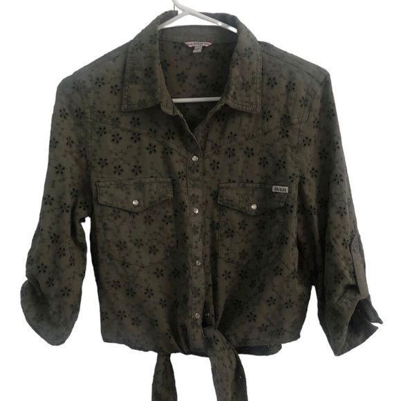 GUESS Eyelet Denim Tie Front Pin Up Shirt Size Medium - Picture 7 of 15